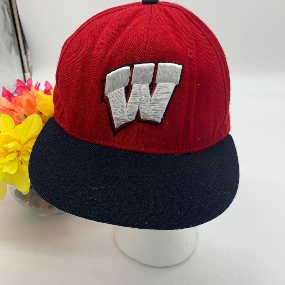 Wisconsin Badger Red Zephyr Baseball Hat - Sz 7.5. HT0053A